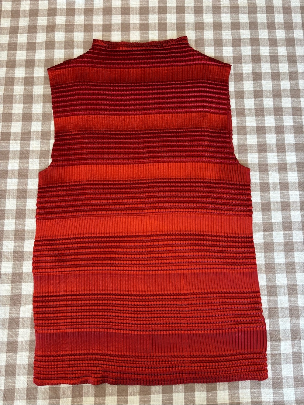 Sleeveless Ribbed Knit Top in Gradient Red-Orange